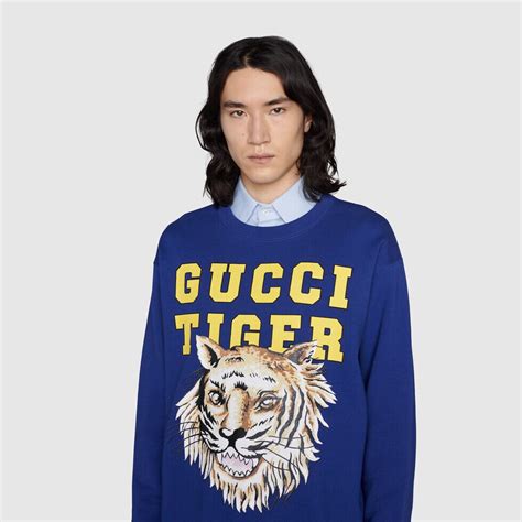 gucci felpa con tigre|Gucci Tiger felpa in cotone in blu .